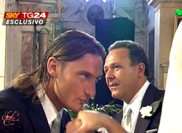 Totti_Ilary_perfettamente_chic_4.jpg