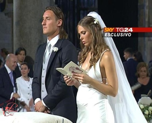 Totti_Ilary_perfettamente_chic_6.jpg
