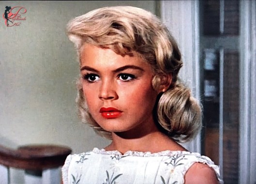 Sandra_Dee_perfettamente_chic