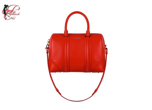 GIVENCHY_borsa_Lucrezia_perfettamente_chic.jpg