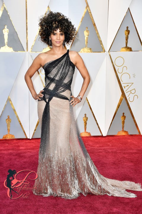 Halle Berry_oscar_2017_perfettamente_chic.jpg