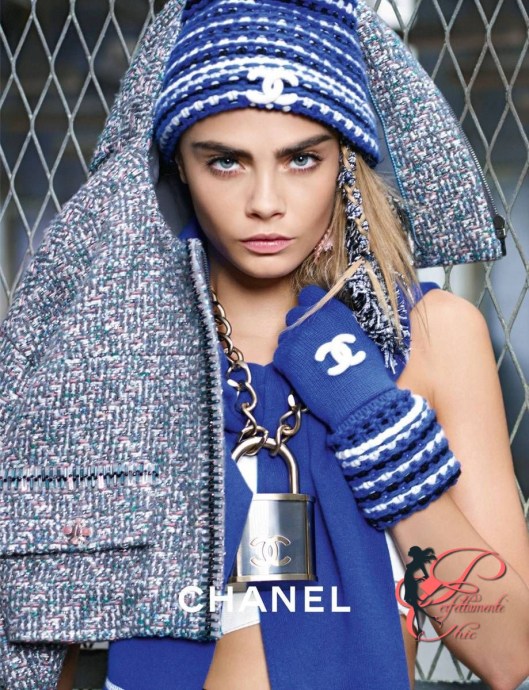 Karl_Lagerfeld_Chanel_blue_perfettamente_chic