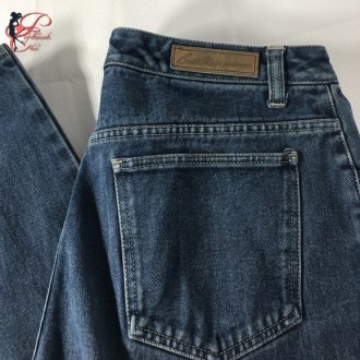 bill_blass_ltd_perfettamente_chic_jeans.jpg