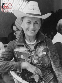 Irene_Galitzine_perfettamente_chic_1971