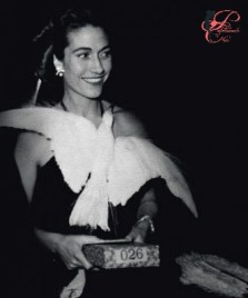 Rochas_perfettamente_chic_Hélène