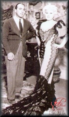 Rochas_perfettamente_chic_Mae_West