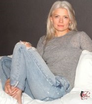 Max_Azria_perfettamente_chic_Kate_Young