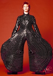 Kansai_Yamamoto_perfettamente_chic_David_Bowie