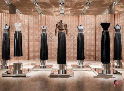 Alaïa_Azzedine_perfettamente_chic_London_Design_Museum_2018